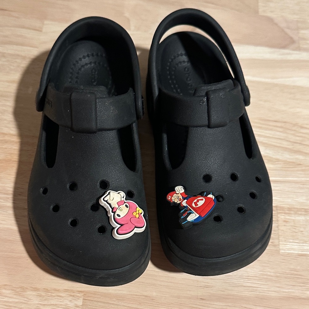 CROCS Black Kids Sandals with Super Mario Jibbitz